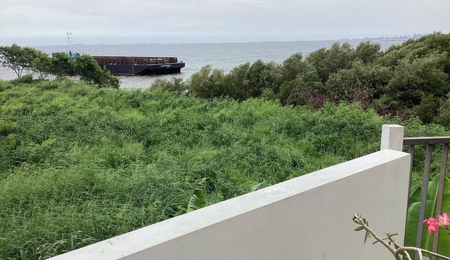 Spacious 4bedroom villa with WiFi, fitness room in charming Jakarta