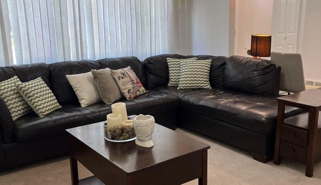 Spacious 4BedroomHome with Modern Amenities and ScenicViews perfect for Families