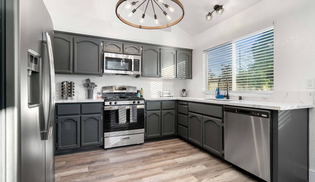 Spacious 4Beds/3Baths Fully Remodeled Mansion