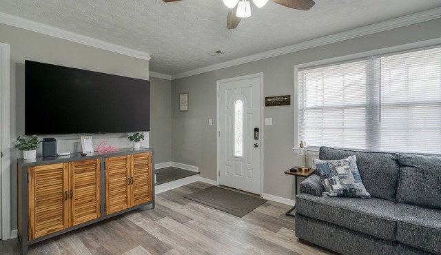 Spacious 4BR, 2.5BA – Prime Shipyard Location!