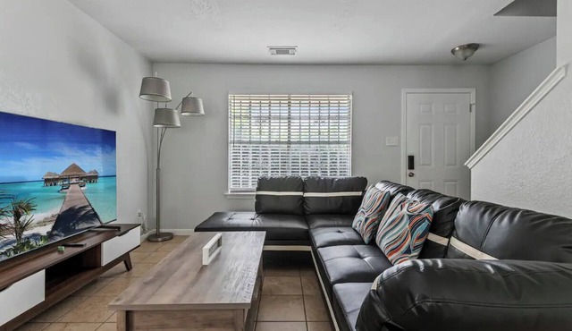 Spacious 4BR 2.5BATH Near IAH Airport