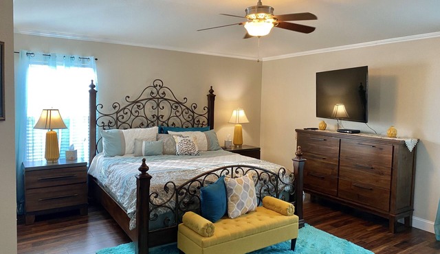 Spacious 4BR 2-Story North Houston Vacation Rental
