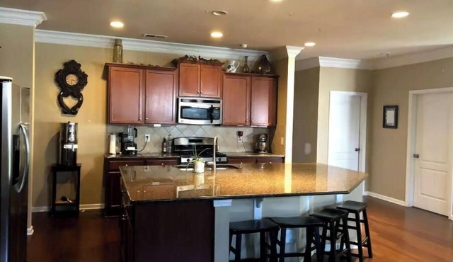 Spacious 4BR/2office kid-friendly, 3600 sqft home