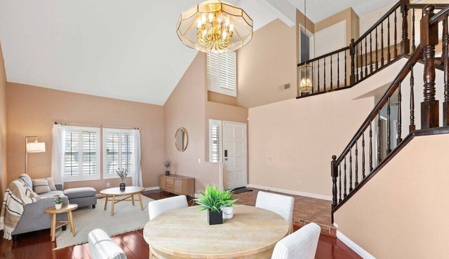Spacious 4BR/3BA Entire Home in Riverside