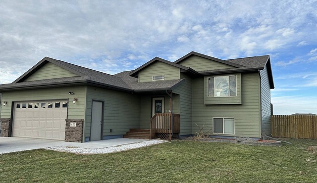 Spacious 4BR/3BA | Near Ellsworth AFB + Rapid City