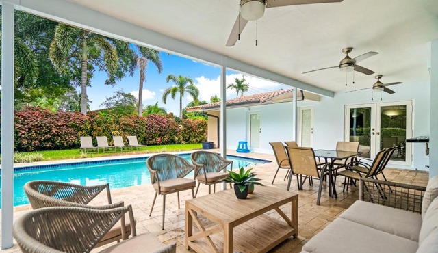 Spacious 4BR/3BA pool home, stylishly decorated