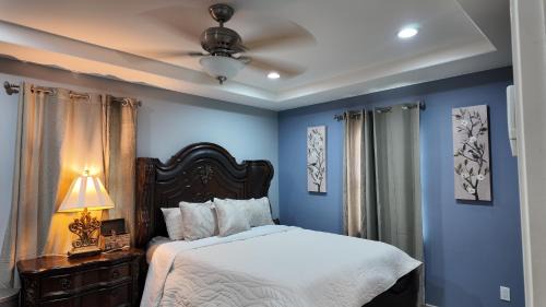 Spacious 4BR 3Baths Near Airport and La Plaza Mall