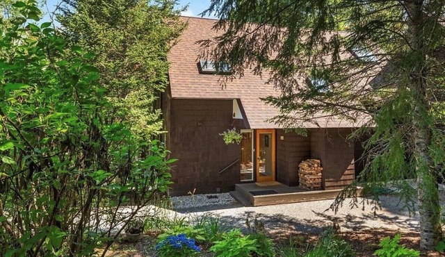 Spacious 4BR 4Bath Home w/Front Door Shuttle to Stratton Mountain