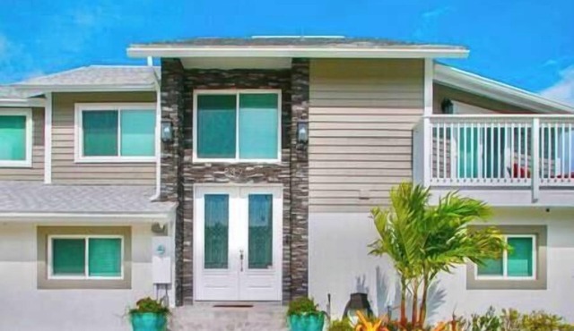 Spacious 4BR Beach House w/Stunning Ocean Views