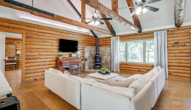 Spacious 4BR Cabin Retreat w/Modern Upgrades, Peaceful Trees & Near Lake