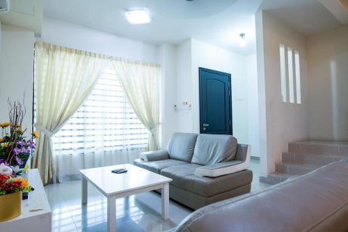 Spacious 4BR Double Storey Home Balik Pulau