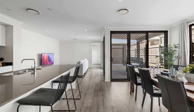 Spacious 4BR Family Home Comfort in Mango Hill