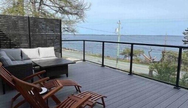 Spacious 4BR Family Beach House in Queensland N.S