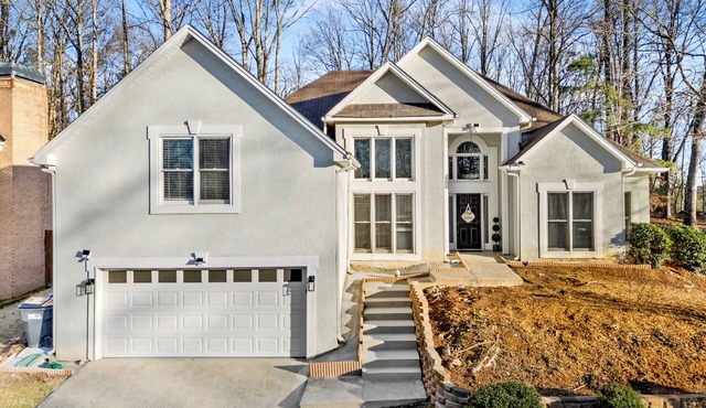 Spacious 4BR Family Retreat Near Mall of GA & Lake Lanier