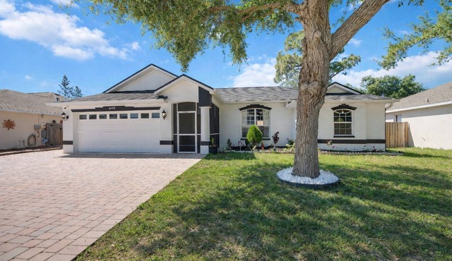 Spacious 4BR fenced yard 20 min to Siesta Key
