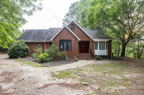 Spacious 4BR Getaway w Games Pier Firepit