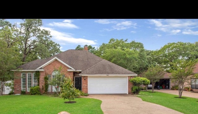 Spacious 4BR home 7 mins to Kyle Field!