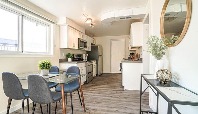 Spacious 4BR Home - 5 min to SeaTac Airport