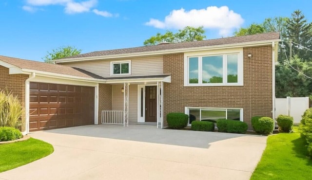 Spacious 4BR Home Near O’Hare | Mid-Term Friendly