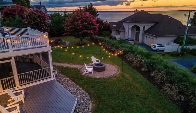 Spacious 4BR Home w/waterviews! Recently updated, game room, roof top deck.