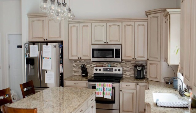 Spacious 4BR home with heated pool located between Saratoga and Lake George!