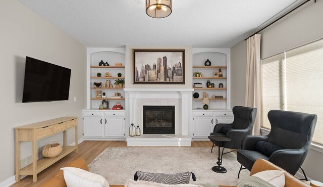 Spacious 4BR Home WiFi Family-Friendly Waukee