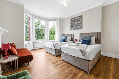 Spacious 4BR Home with Garden Close to Transport