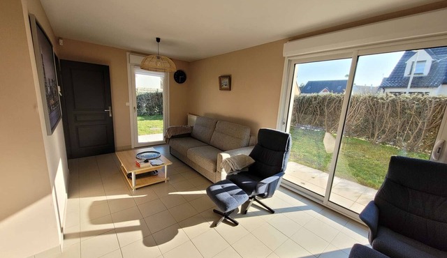 Spacious 4BR House in Wimereux with Garden, WiFi & Garage