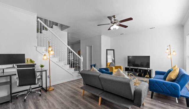 Spacious 4BR I Free Parking I Workspace