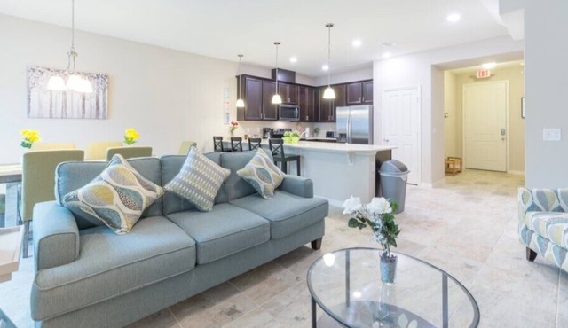 Spacious 4BR Kissimmee Townhome in Osceola County, perfect for families!