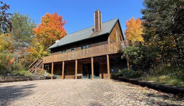 Spacious 4BR Lodge Near Caribou Lake All-Season