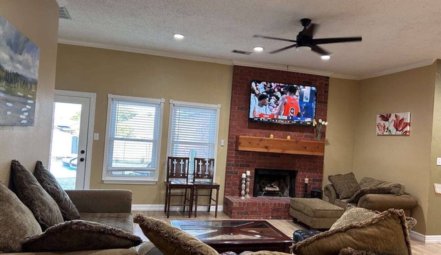 Spacious 4BR McKinney house w/pool, patio, BBQ