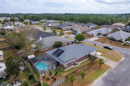 Spacious 4BR Milton Home with Private Pool