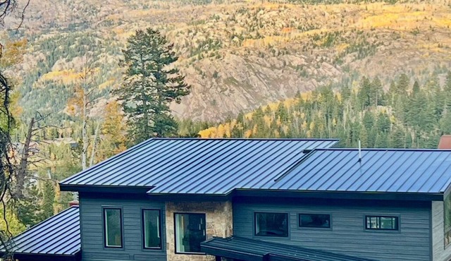Spacious 4BR mountain home in Durango, perfect for family getaways!