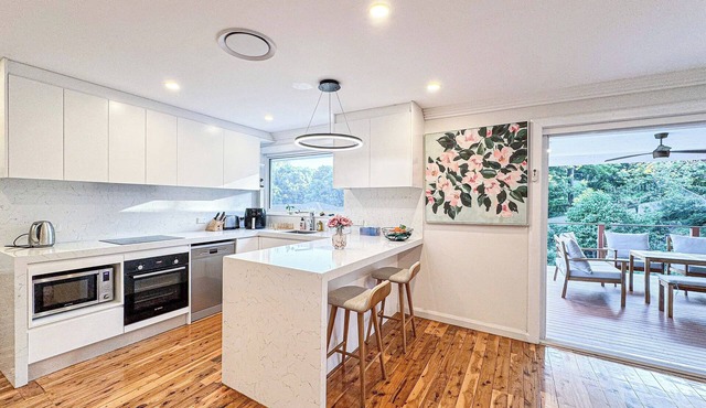 Spacious 4BR Near Eastwood/Sleeps 9/Free Parking