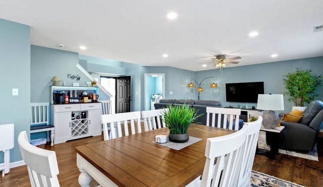 Spacious 4BR Near Grand Park – Game Loft, Office & Family-Friendly Comfort!