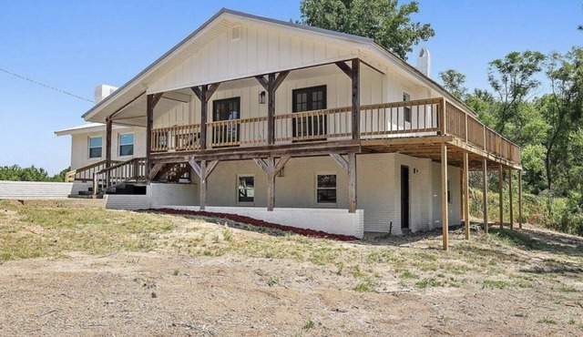 “Spacious 4BR Oasis: Game Room, Luxe Baths & Fully Stocked Kitchen!”