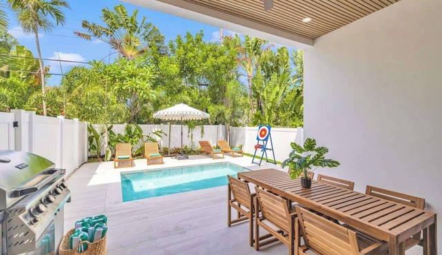 Spacious 4BR Pool Home w/BBQ & Games