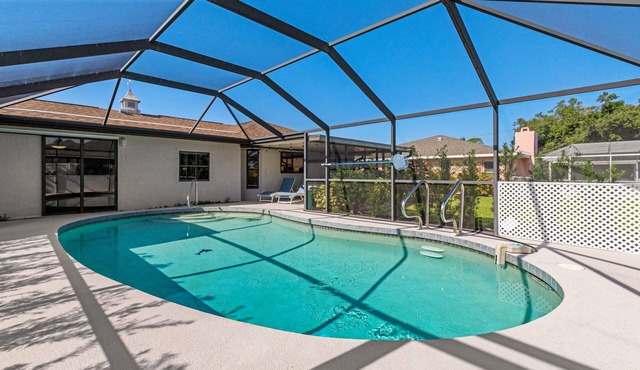 Spacious 4BR Pool Home, Pet-Friendly, Near Beaches