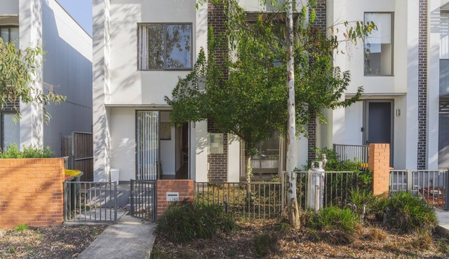 Spacious 4BR Quiet surroundings Rousehill