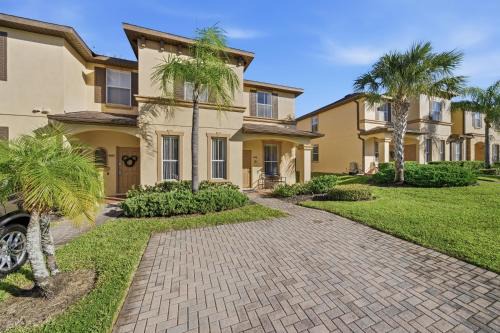 Spacious 4BR - Regal Palms Resort - Near Disney