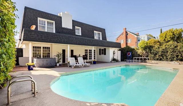 Spacious 4BR Retreat w/Pool, Spa & Private Yard in Oroville