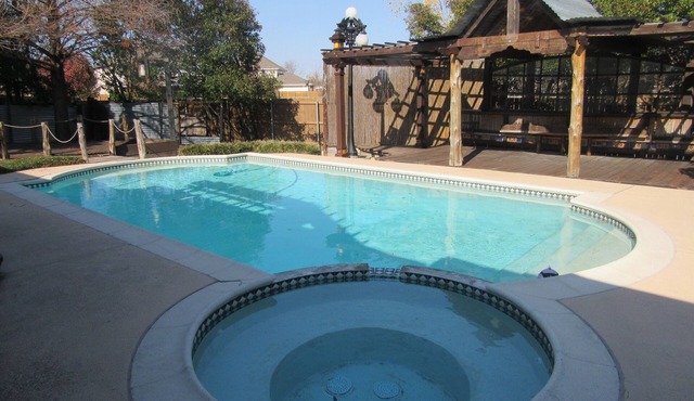 Spacious 4BR Retreat with Pool and Spa