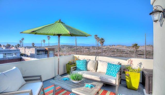 Spacious 4BR, Rooftop Deck, Fire Pit, Steps to Shore