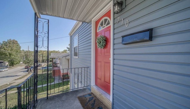 Spacious 4BR | Sleeps 8 | 5 Min to S&T & Downtown