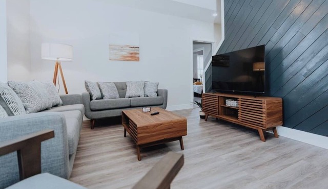 Spacious 4BR Soulard Retreat Patio Games, Balcony, Family-Friendly Near Busch