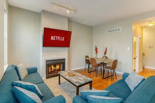 Spacious 4BR Soulard Duplex with Patio & Parking