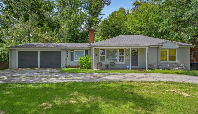 Spacious 4BR St. Louis Retreat Near Airport, Zoo & Downtown w/Firepit