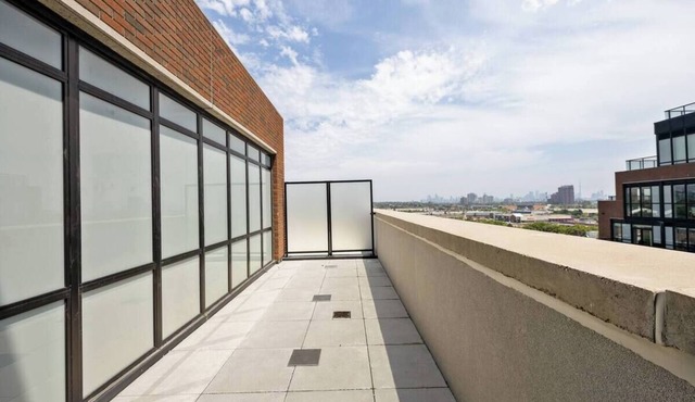 Spacious 4BR Suite Getaway with AMAZING City Views