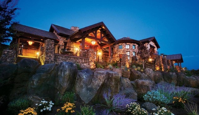 Spacious 4BR Townhome on Pronghorn Golf Course